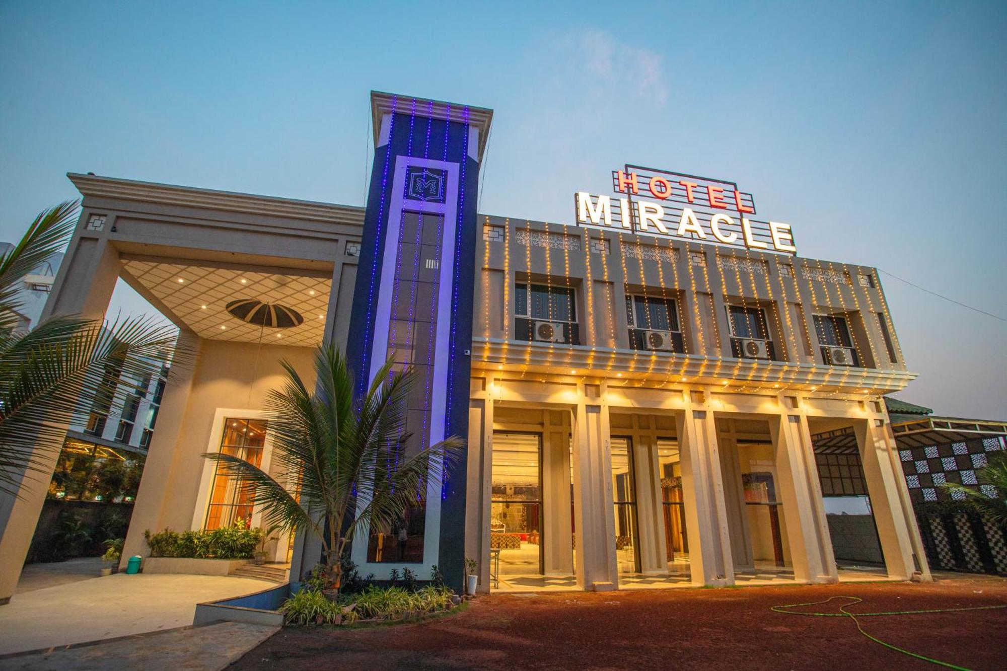 Hotel Miracle 2Km From Mahakal Temple Ujjain Exterior photo