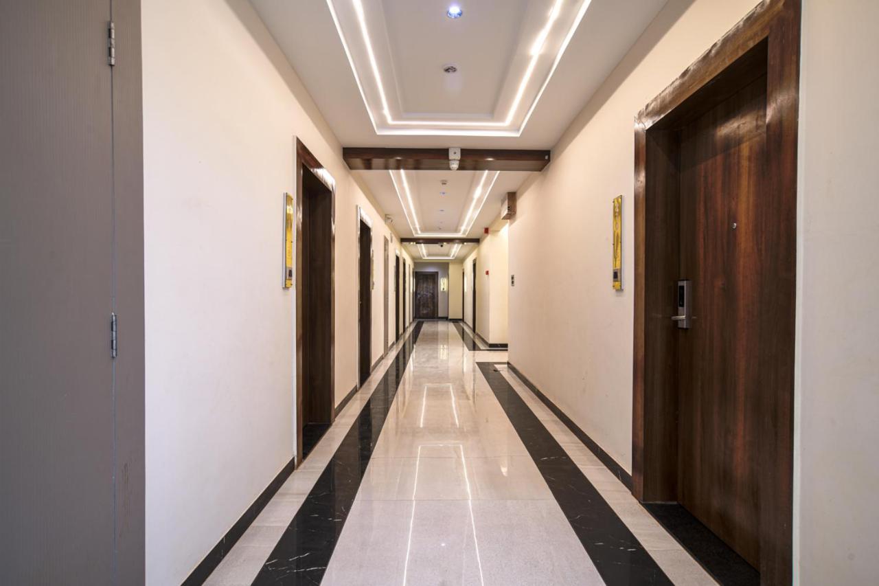 Hotel Miracle 2Km From Mahakal Temple Ujjain Exterior photo