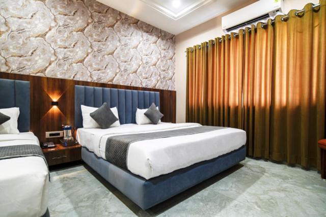 Hotel Miracle 2Km From Mahakal Temple Ujjain Exterior photo