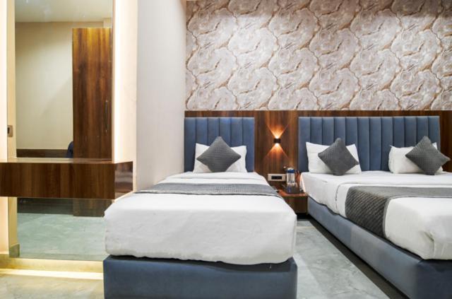 Hotel Miracle 2Km From Mahakal Temple Ujjain Exterior photo